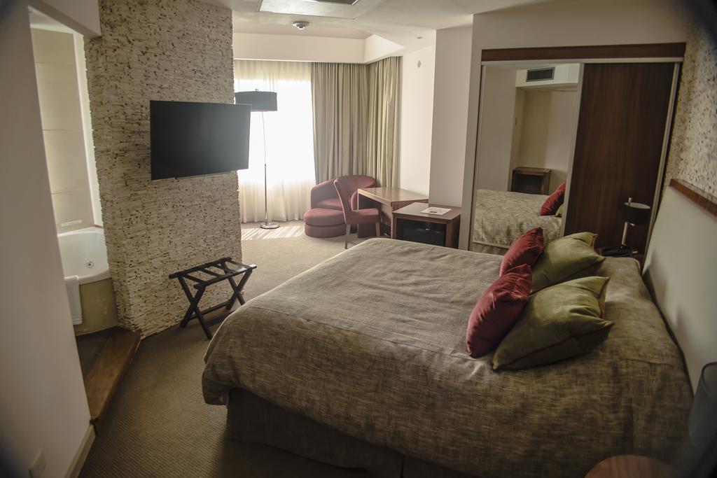 Antu Malal Hotel Plaza Huincul Exteriér fotografie